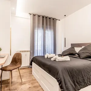 Loungefloor Metro A Netflix & Wi-fi Rome